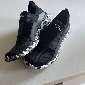 APL leopard black and white color way